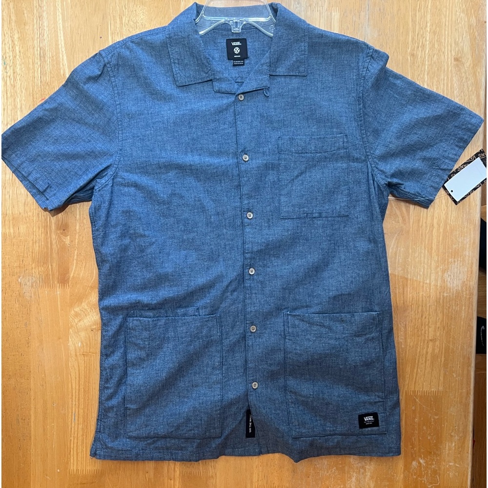 Vans men’s blue 4 short sleeve shirt medium